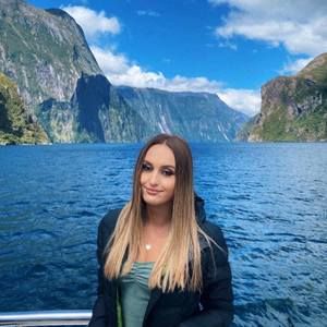 Meet your Posher, Jessica